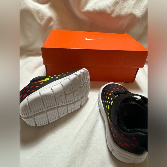 🆕 BABY NIKE FREE EXPRESS - Picture 4 of 6